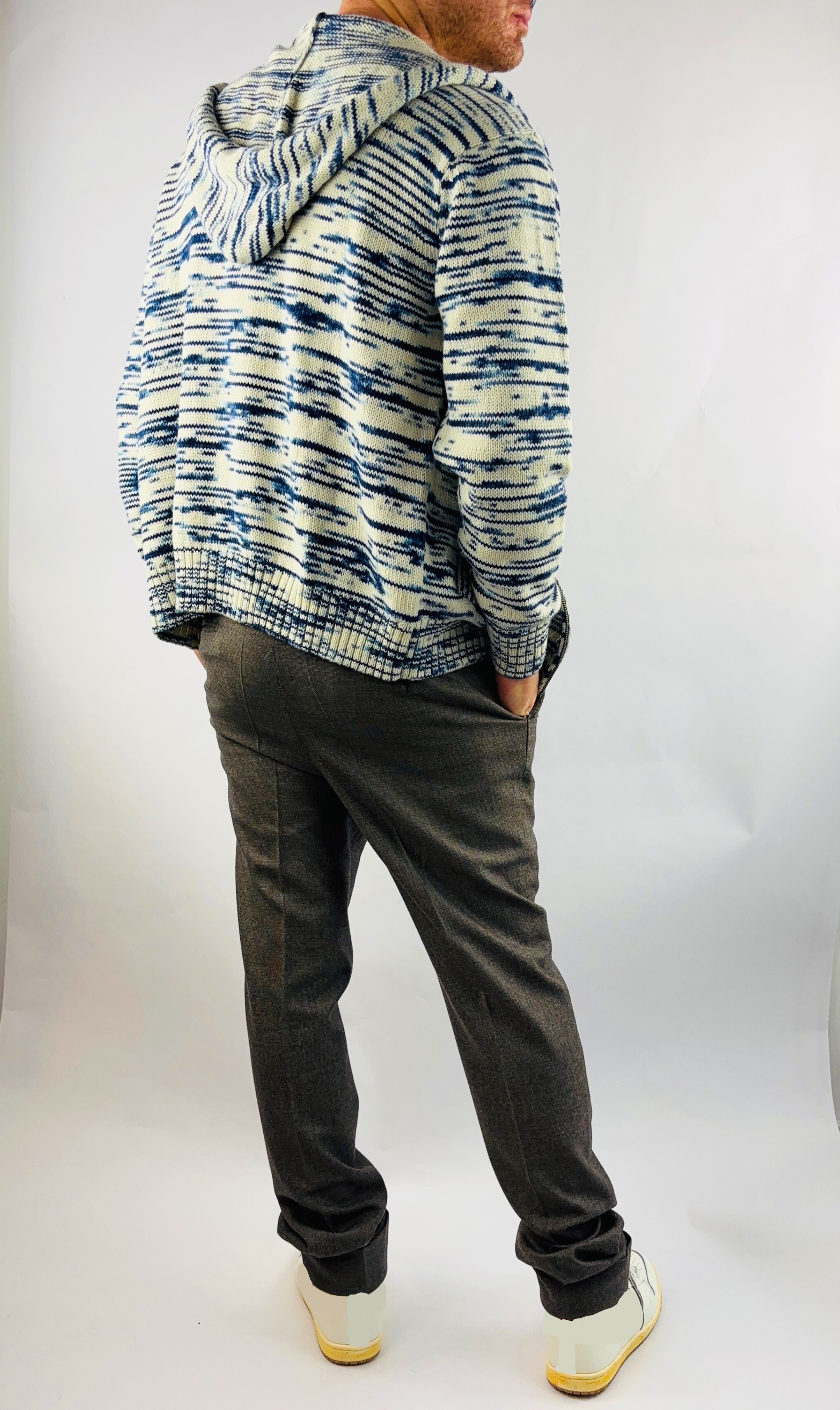 Hoodie Regular Fit in blue/white with hood and zipper